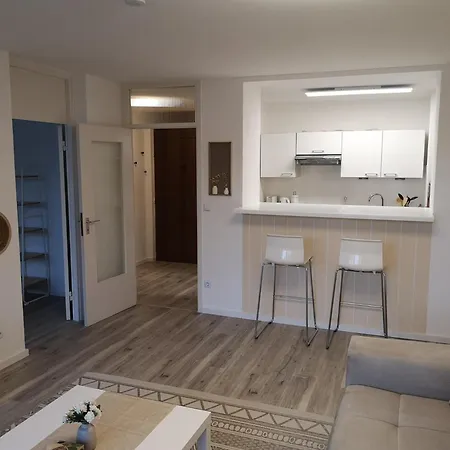 Bonnjour - 7 Lounge