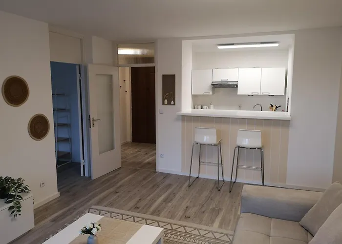 Bonnjour - 7 Lounge